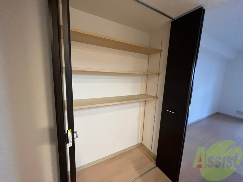 収納　寝室の収納です。部屋がすっきり片付きます。