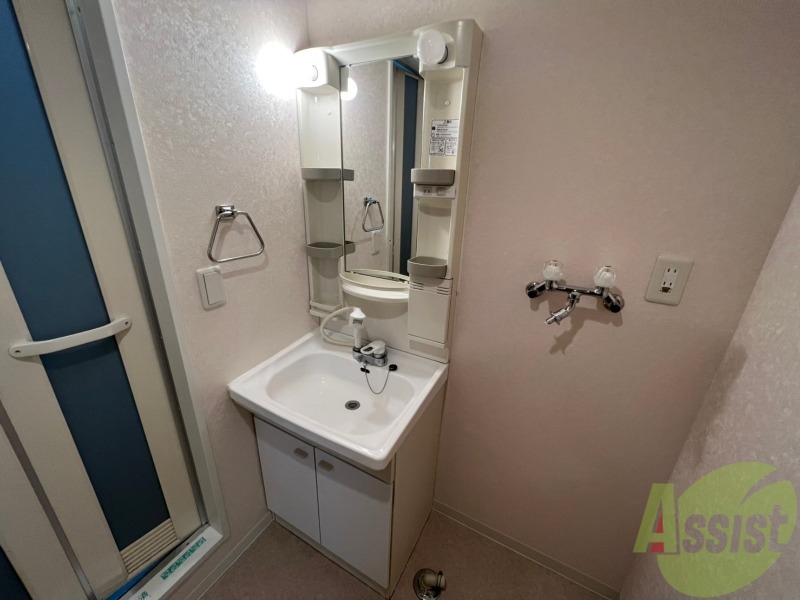 洗面設備　洗面台はこちら。身支度はここでばっちりですね。