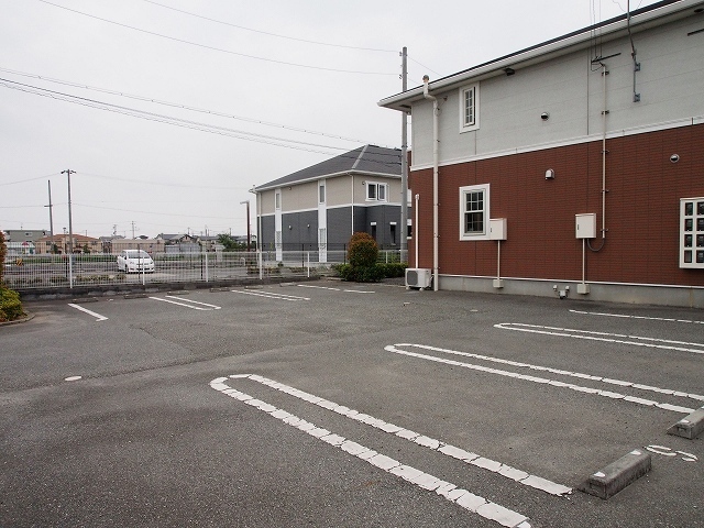 【姫路市阿保のアパートの駐車場】