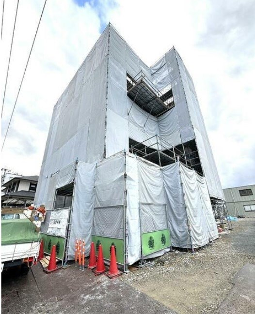 【ロワール・イン柳原町の建物外観】