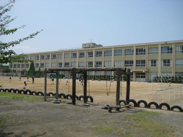 中学校　桑名市立光陵中学校（中学校）まで650m