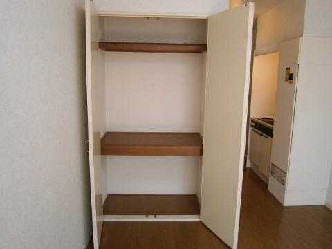 エステートピアニシケン　収納　収納