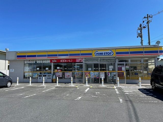 コンビニ　ミニストップ宮城築館店（コンビニ）まで400m