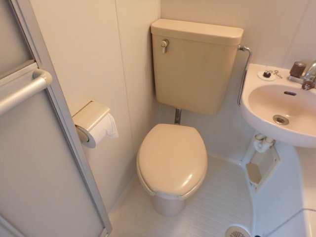 トイレ　清潔感のあるトイレです