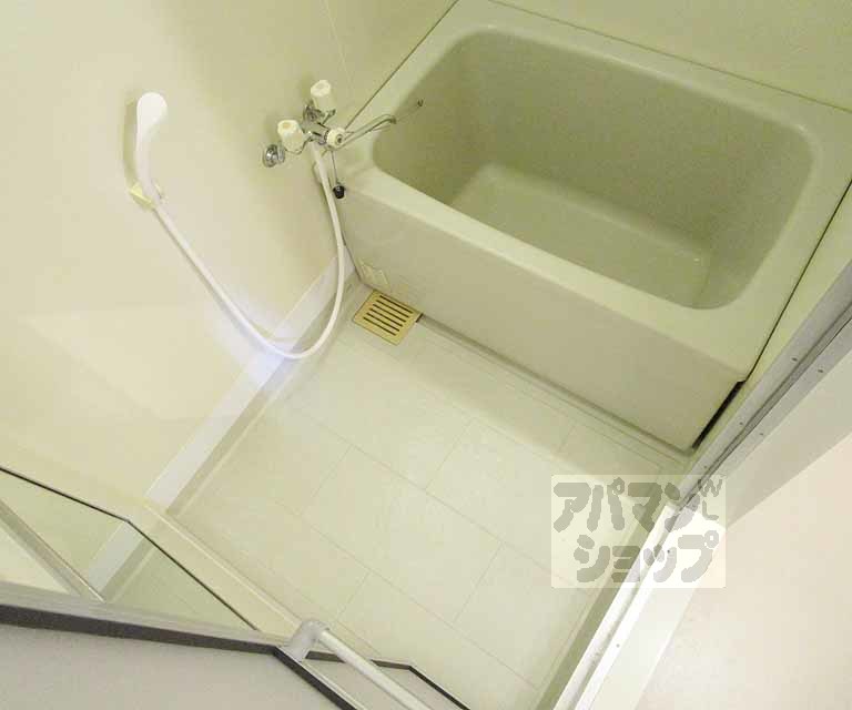 バス・シャワールーム　３０１号室の写真です。