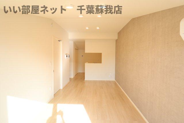 居室・リビング　こちらのリビングで趣味の時間をお楽しみください