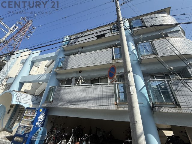 建物外観　オートロックで外部の人間が簡単に出入りできないため安心です。