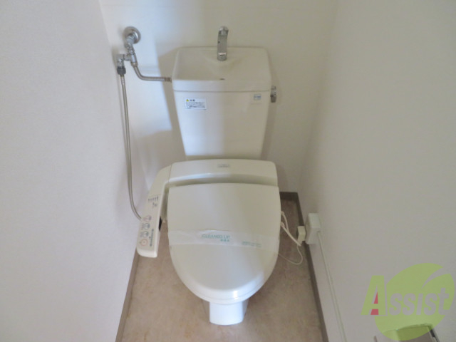トイレ　トイレはウォシュレット付きなので嬉しいですね。