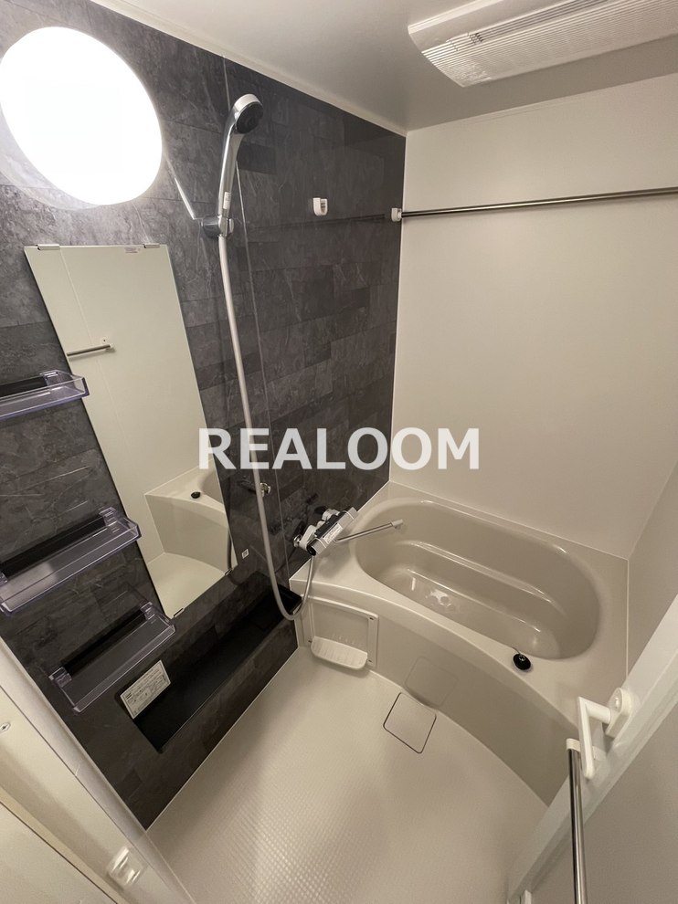 バス・シャワールーム　写真と現況が異なる場合は現況優先となります。