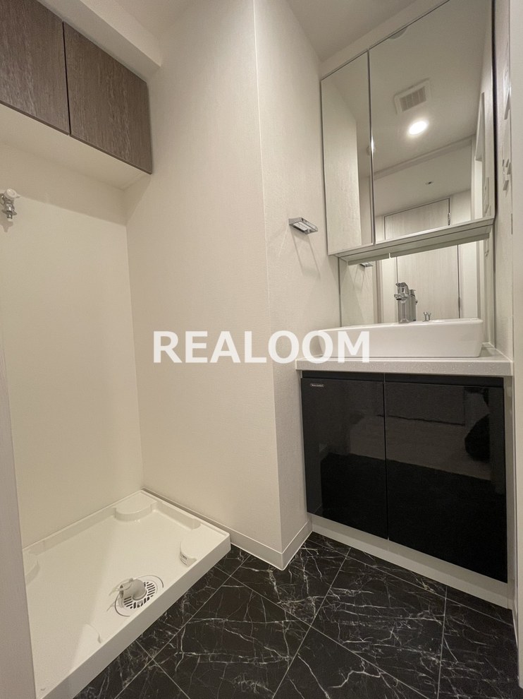 洗面設備　写真と現況が異なる場合は現況優先となります。