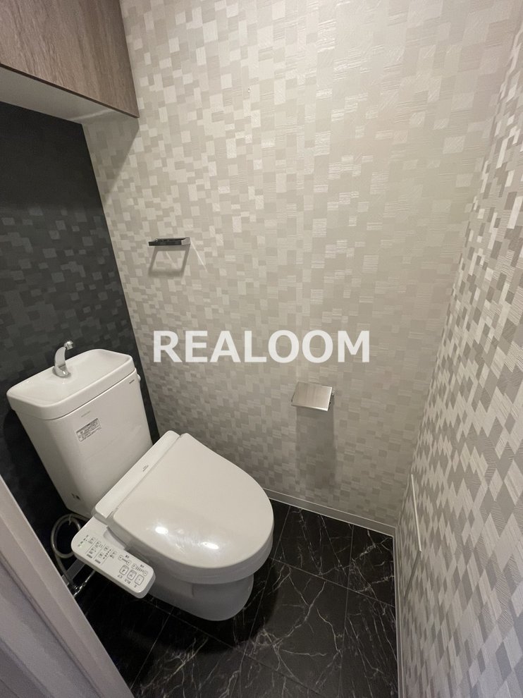 トイレ　写真と現況が異なる場合は現況優先となります。