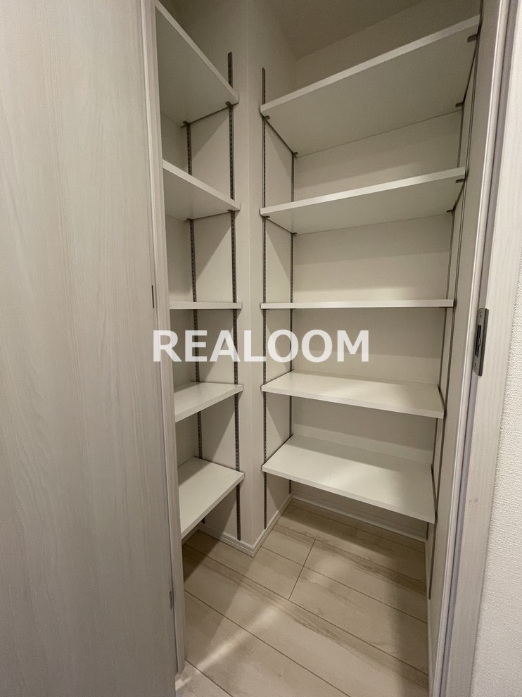 玄関　写真と現況が異なる場合は現況優先となります。