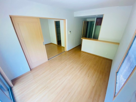 居室・リビング　※別号室の写真です