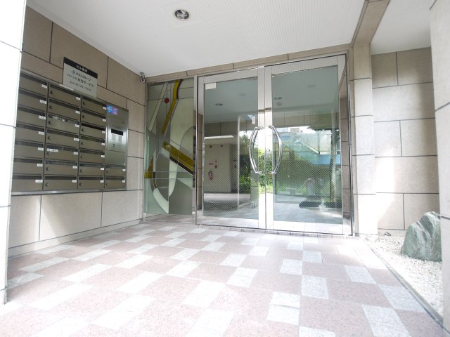 エントランス　詳細は、RISUMO江坂本店までお問合せください♪