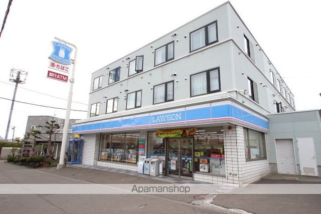 コンビニ　ローソン（コンビニ）まで883m