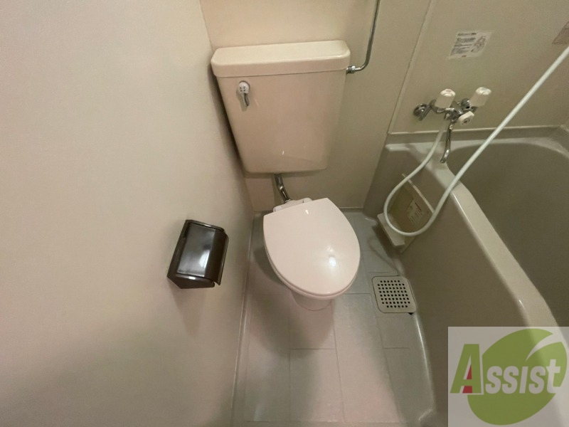 トイレ　こちらはトイレです。清潔感があり、安心して使用できます。