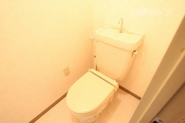 バス・シャワールーム　※別の部屋の写真を流用しています。