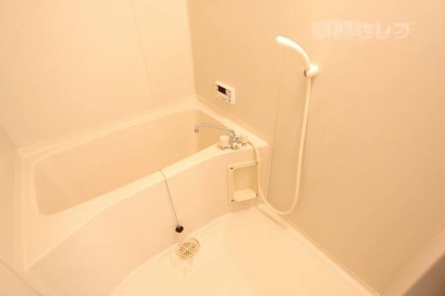 バス・シャワールーム　※別の部屋の写真を流用しています。