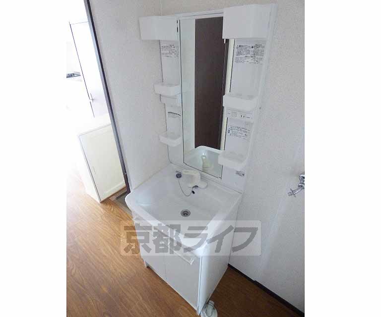 洗面設備　洗面台です。