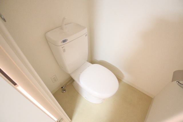 トイレ　※別室の参考写真です。