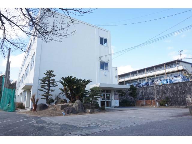 中学校　蒲郡市立塩津中学校（中学校）まで674m