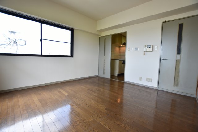 居室・リビング　別号室の画像です。ご参考下さい