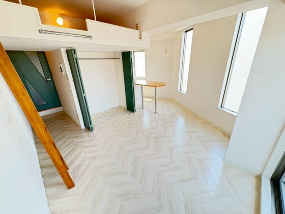 居室・リビング　※別部屋の写真です