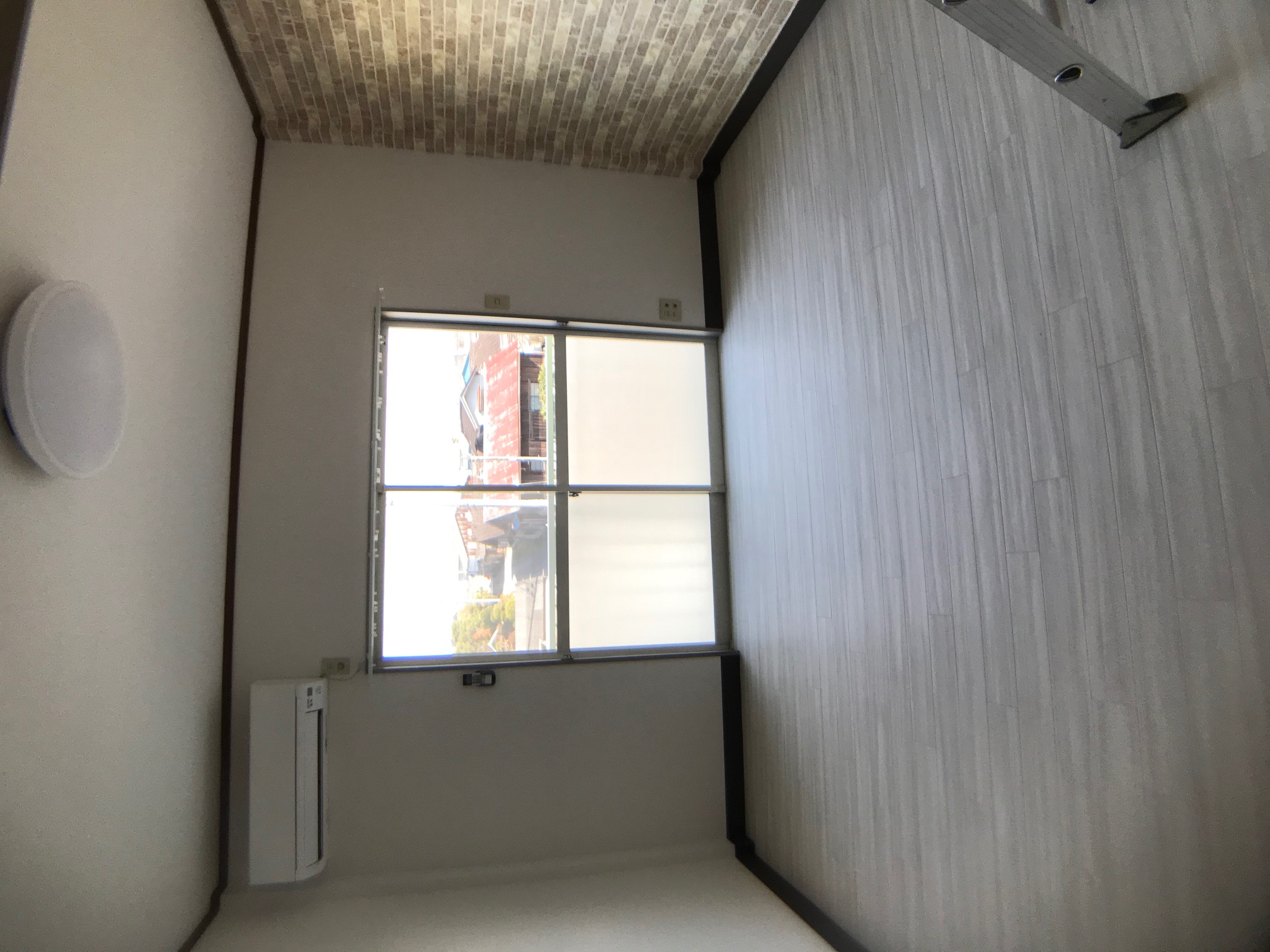 居室・リビング　ロフト付きのゆったりリビング