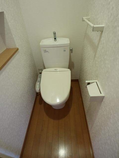 トイレ　※参考：２０３号室写真。