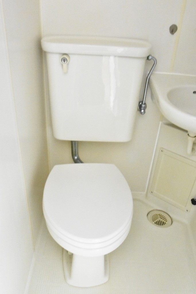 トイレ　お問合せはシティホーム海田センター　082-821-2227