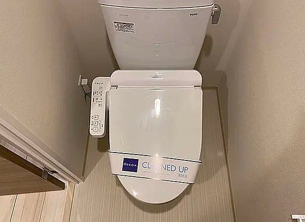 トイレ　トイレ