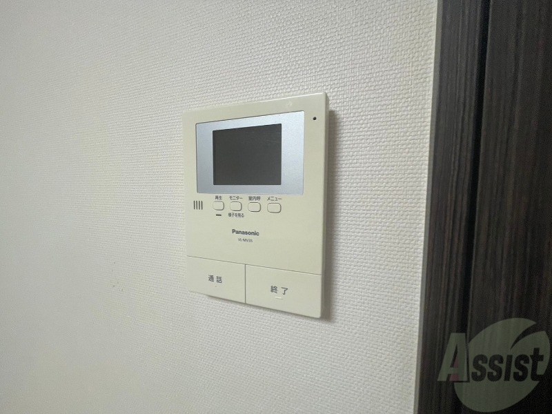セキュリティ　ＴＶモニター付インターホンです。来客者の顔が見えるので安心！