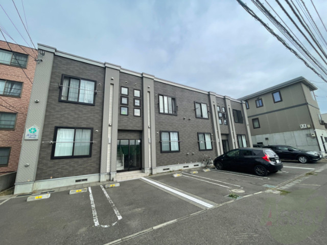 建物外観　札幌市東区北４３条東「ルミエールＦｏｒｅｓｔ」