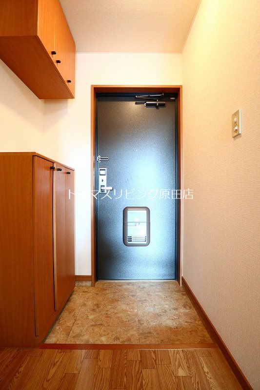 玄関　202号室写真