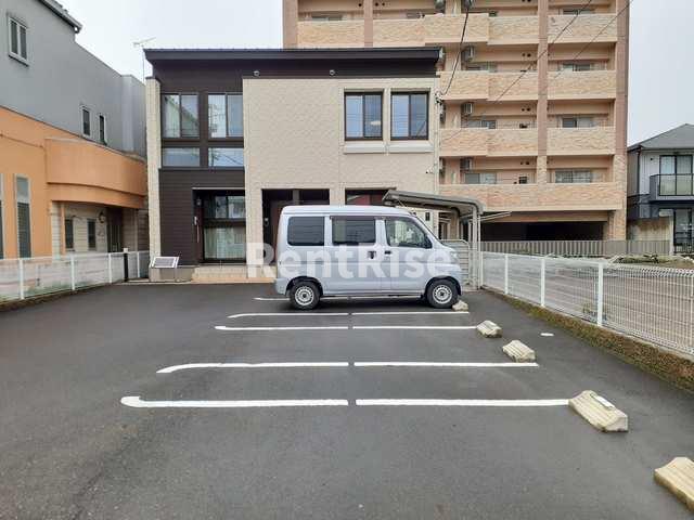 駐車場　駐車場
