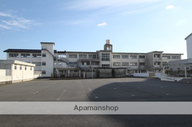 小学校　菊川市立小笠北小学校（小学校）まで713m