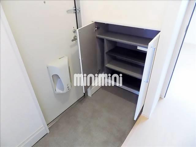 玄関　下駄箱付きの玄関