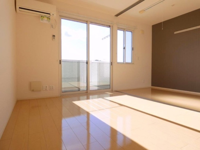 居室・リビング　図面と現状に相違がある場合には現状を優先