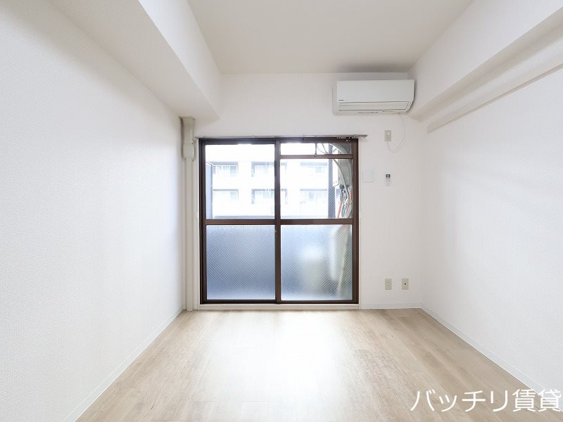 居室・リビング　同室タイプ掲載の為現況を優先します。