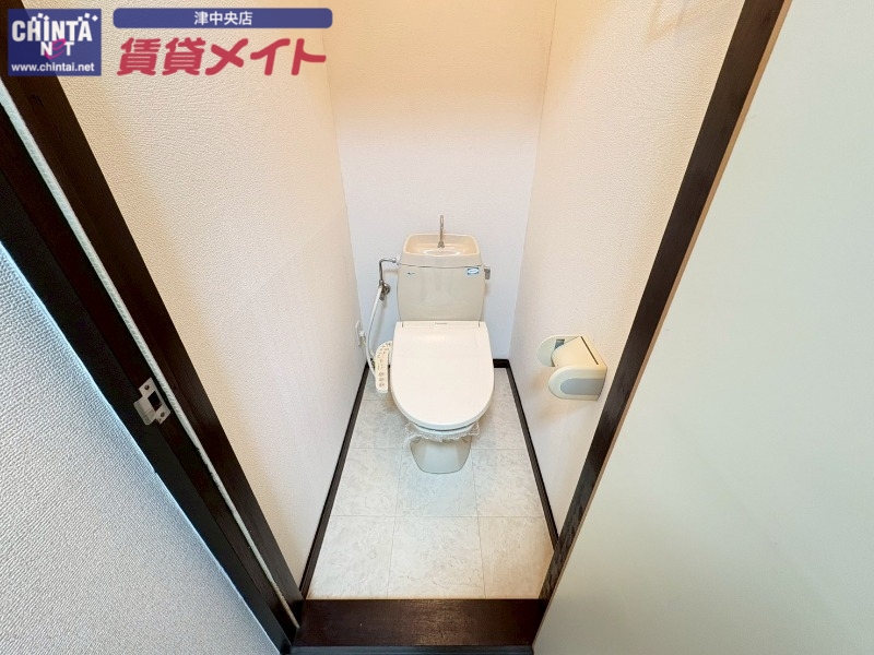 トイレ　別部屋の写真