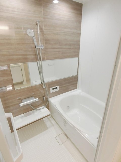 バス・シャワールーム　同物件別号室のものです。
