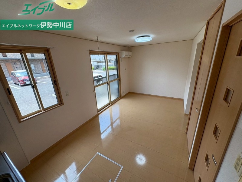 居室・リビング　同型参考写真