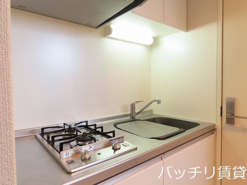 キッチン　別号室タイプの為、現状を優先致します。