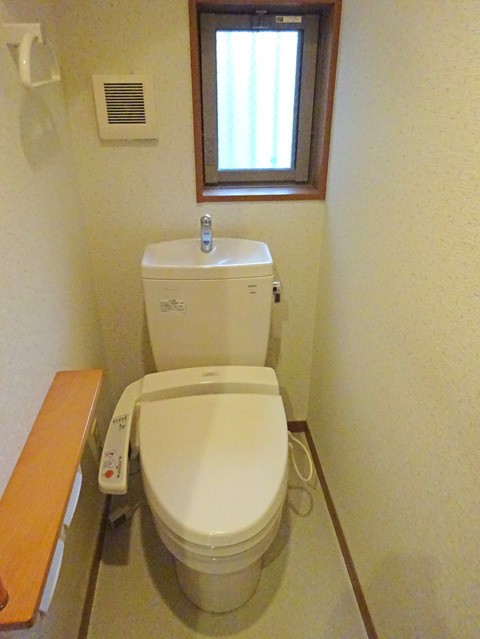 トイレ　嬉しい温水洗浄便座♪