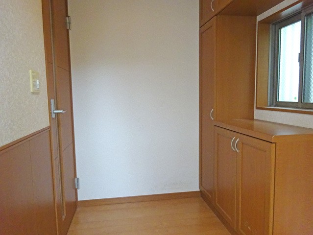 玄関　収納豊富なシューズボックスです♪