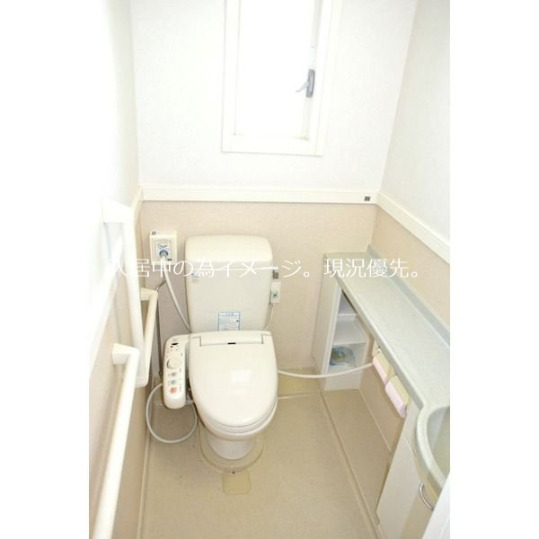 トイレ　※入居中の為イメージ。現況優先です。