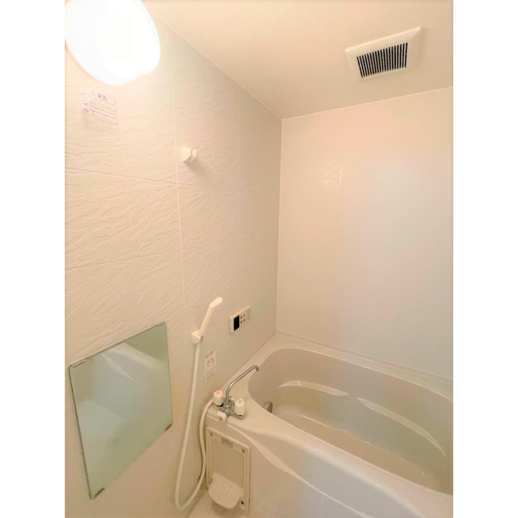 バス・シャワールーム　※写真は102のもの