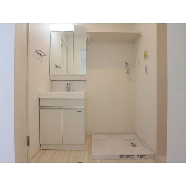 洗面設備　同タイプ別室の参考写真です。※現況優先