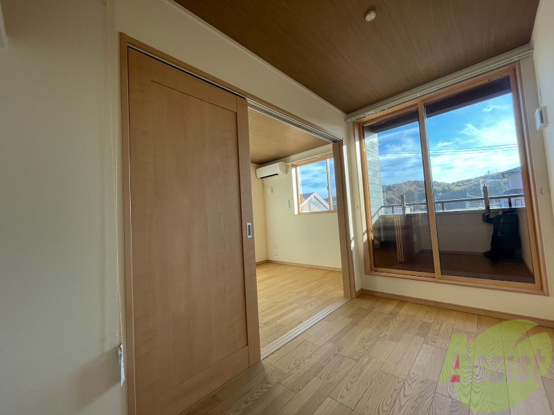 その他部屋・スペース　３帖の洋室になります。伸び伸び出来そうですね。