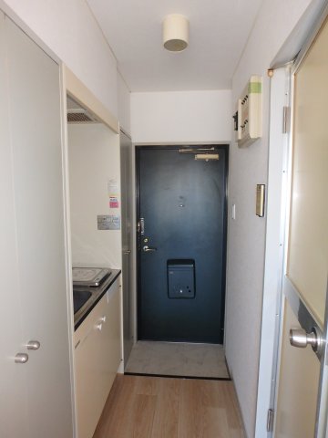 玄関　※参考写真310号室※